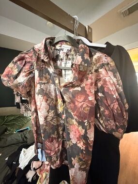 Bailey 44 Rose and Olive Floral Puff-Sleeve Button Front Blouse
